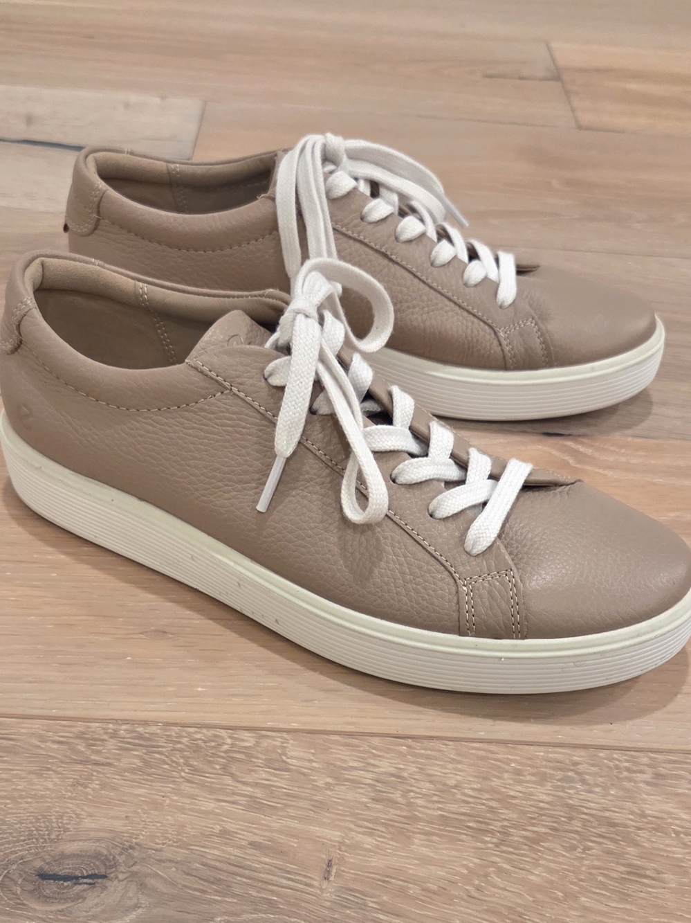 Ecco Women's Soft 60, Extra Width, Neutral Taupe Sneakers